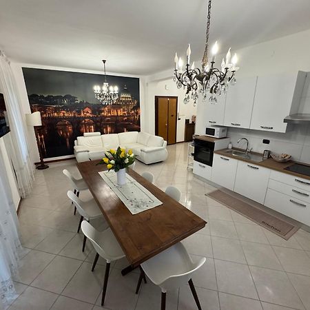Vacanze Romane Apartment In Ρώμη Εξωτερικό φωτογραφία